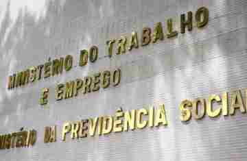  Governo notifica patrões sobre atraso do FGTS de empregadas domésticas 